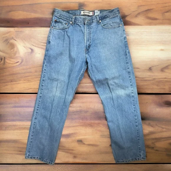 Levi’s 505 Regular Fit Men’s Zipper🪰Jeans! - Picture 2 of 4